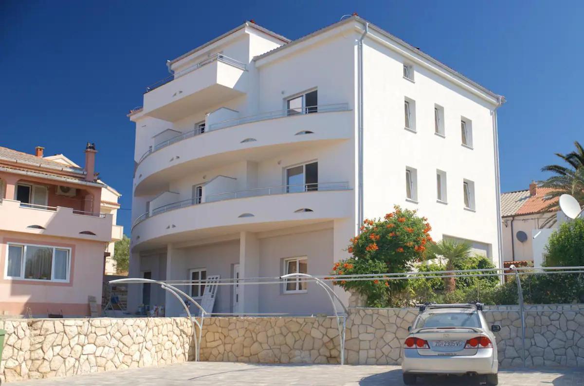 Ferienwohnung Avada Premium Novalja Exterior foto