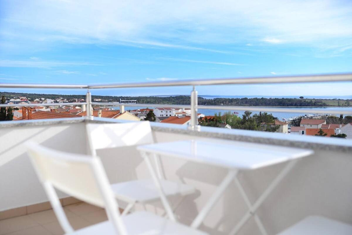 Ferienwohnung Avada Premium Novalja Exterior foto