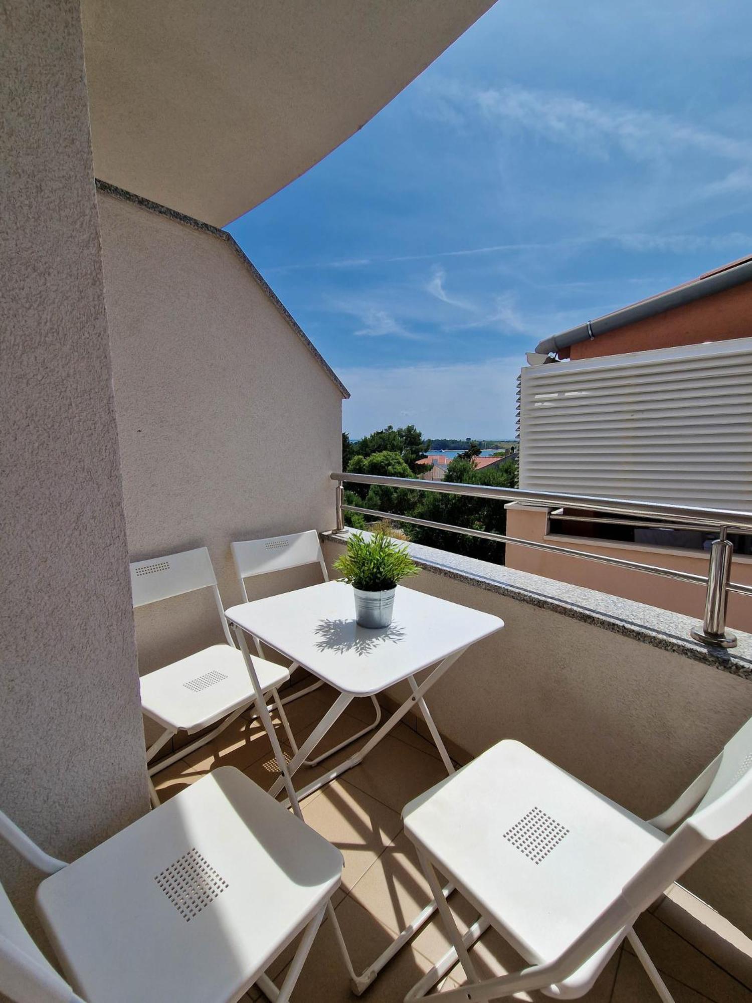 Ferienwohnung Avada Premium Novalja Exterior foto