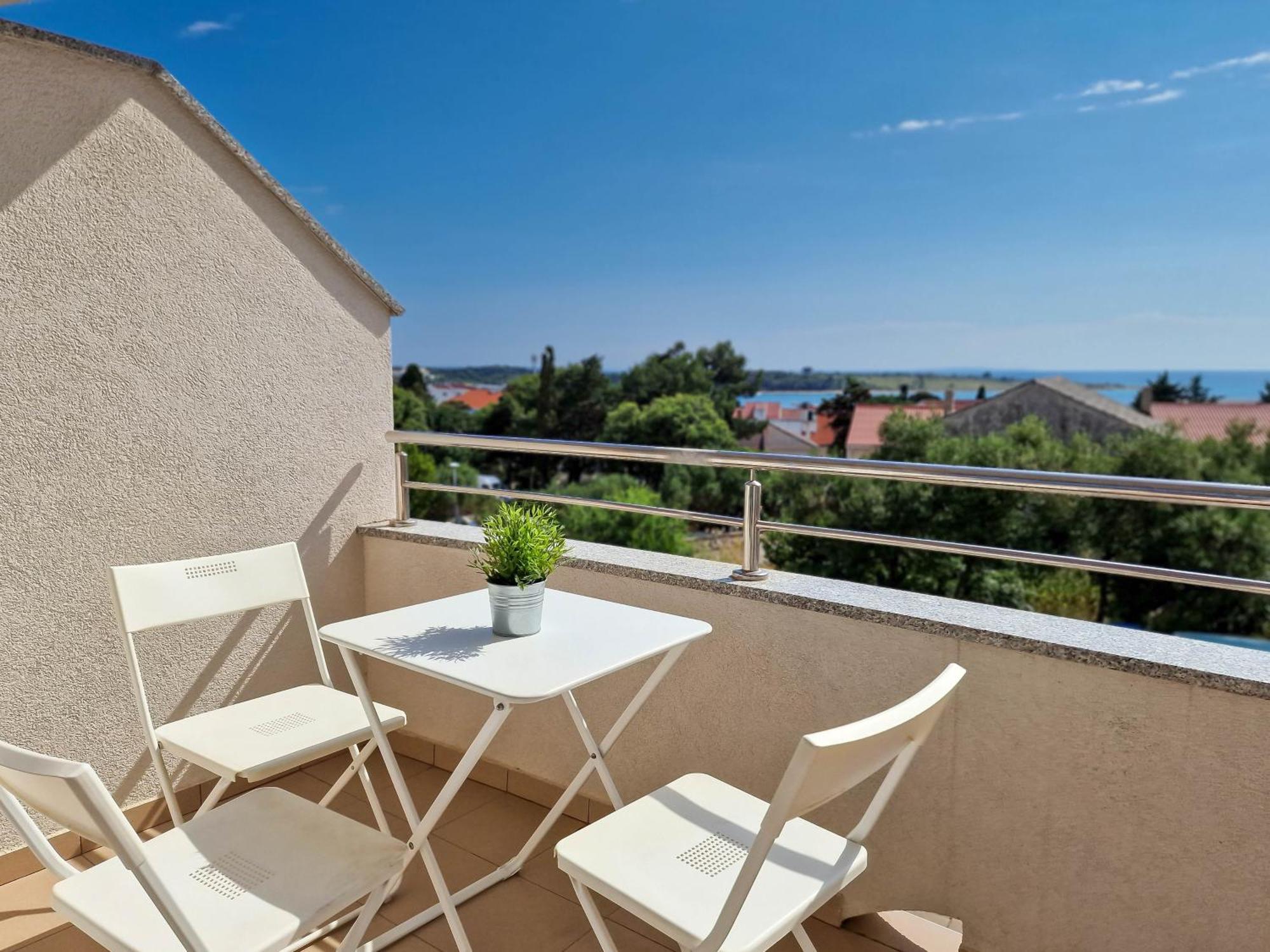 Ferienwohnung Avada Premium Novalja Exterior foto